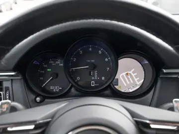 PORSCHE Macan Panorama Dachsystem Sitzheizung vorn