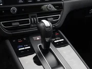 PORSCHE Macan Panorama Dachsystem Sitzheizung vorn