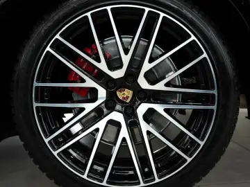 PORSCHE Macan GTS SPORT-DESIGN BOSE PDLS  21 LM 1.HAND