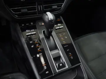 PORSCHE Macan GTS SPORT-DESIGN BOSE PDLS  21 LM 1.HAND