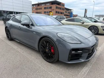 PORSCHE Panamera GTS SportDesign Beifahrerdisplay Pano