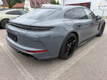 PORSCHE Panamera GTS SportDesign Beifahrerdisplay Pano