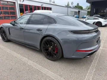 PORSCHE Panamera GTS SportDesign Beifahrerdisplay Pano