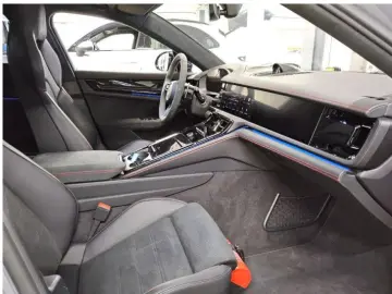 PORSCHE Panamera GTS SportDesign Beifahrerdisplay Pano