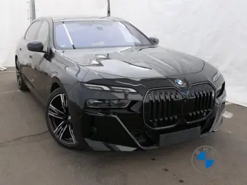 BMW 740d xDrive M Sport Pro 21  TV Skylounge