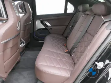 BMW 740d xDrive M Sport Pro 21  TV Skylounge