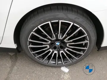 BMW 740d xDrive M Sport 21  AHK Skylounge