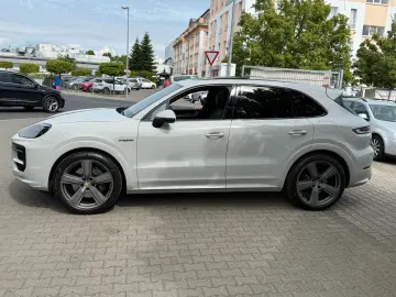 PORSCHE Cayenne E-Hybrid SPORT-PAKET INNO-DRIVE HUD CHRO