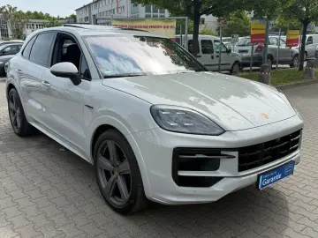 PORSCHE Cayenne E-Hybrid SPORT-PAKET INNO-DRIVE HUD CHRO
