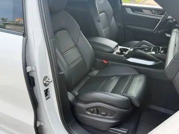 PORSCHE Cayenne E-Hybrid SPORT-PAKET INNO-DRIVE HUD CHRO