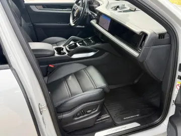 PORSCHE Cayenne E-Hybrid SPORT-PAKET INNO-DRIVE HUD CHRO