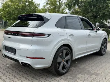PORSCHE Cayenne E-Hybrid SPORT-PAKET INNO-DRIVE HUD CHRO