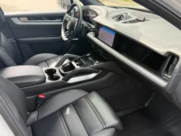 PORSCHE Cayenne E-Hybrid SPORT-PAKET INNO-DRIVE HUD CHRO