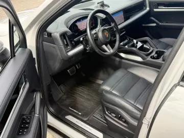 PORSCHE Cayenne E-Hybrid SPORT-PAKET INNO-DRIVE HUD CHRO