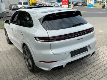 PORSCHE Cayenne E-Hybrid SPORT-PAKET INNO-DRIVE HUD CHRO