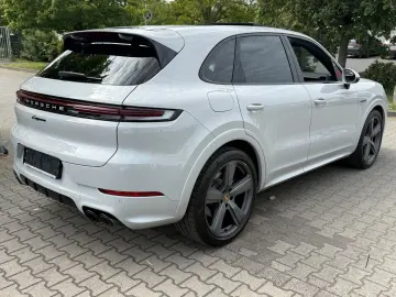 PORSCHE Cayenne E-Hybrid SPORT-PAKET INNO-DRIVE HUD CHRO