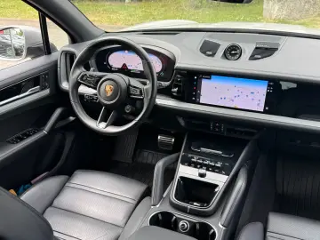 PORSCHE Cayenne E-Hybrid SPORT-PAKET INNO-DRIVE HUD CHRO
