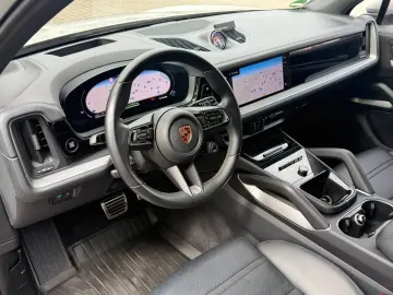 PORSCHE Cayenne E-Hybrid SPORT-PAKET INNO-DRIVE HUD CHRO