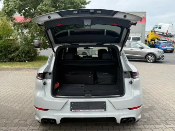 PORSCHE Cayenne E-Hybrid SPORT-PAKET INNO-DRIVE HUD CHRO