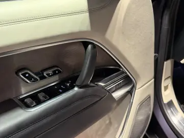 LAND ROVER Range Rover Autobiography