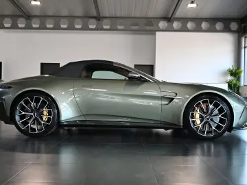 ASTON MARTIN V8 Vantage Roadster California Sage UPE…