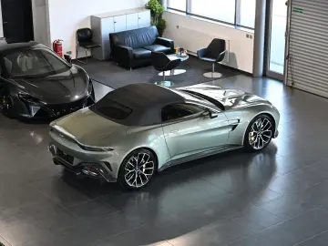 ASTON MARTIN V8 Vantage Roadster California Sage UPE…