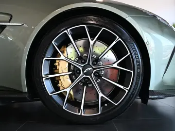 ASTON MARTIN V8 Vantage Roadster California Sage UPE…