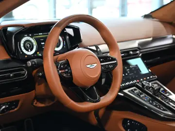 ASTON MARTIN V8 Vantage Roadster California Sage UPE…