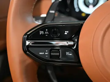 ASTON MARTIN V8 Vantage Roadster California Sage UPE…