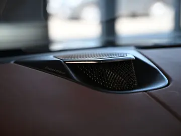 ASTON MARTIN V8 Vantage Roadster California Sage UPE…