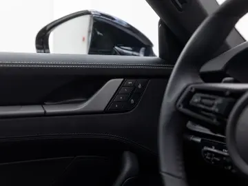 Porsche 911 Carrera PDK