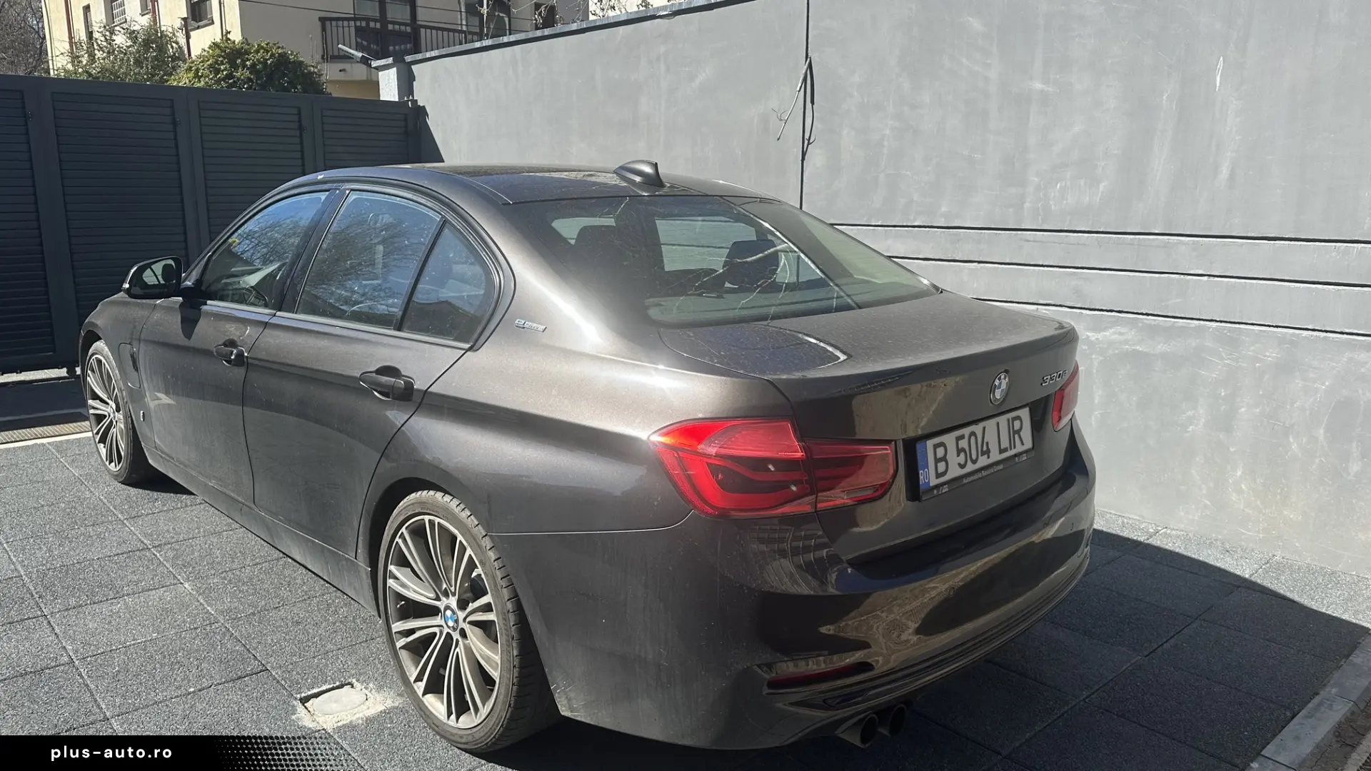 BMW 330