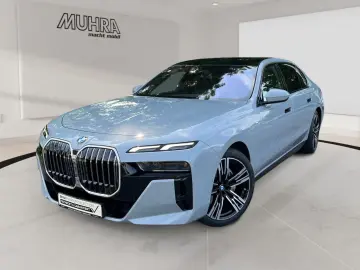 BMW 740d xDrive M Sport 21  AHK Skylounge Standhzg.