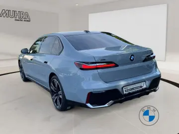 BMW 740d xDrive M Sport 21  AHK Skylounge Standhzg.