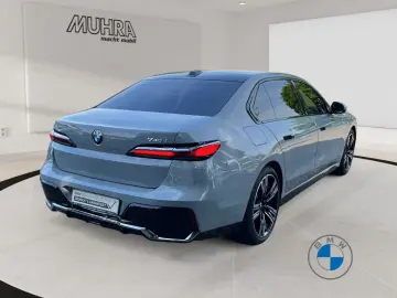 BMW 740d xDrive M Sport 21  AHK Skylounge Standhzg.