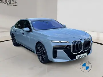 BMW 740d xDrive M Sport 21  AHK Skylounge Standhzg.