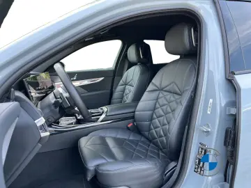 BMW 740d xDrive M Sport 21  AHK Skylounge Standhzg.