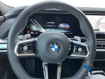 BMW 740d xDrive M Sport 21  AHK Skylounge Standhzg.