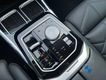 BMW 740d xDrive M Sport 21  AHK Skylounge Standhzg.