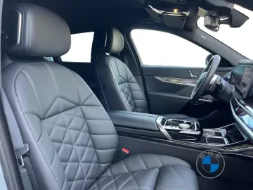 BMW 740d xDrive M Sport 21  AHK Skylounge Standhzg.