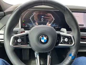 BMW 740d xDrive M Sport Massagesitze Pano Sthzg.