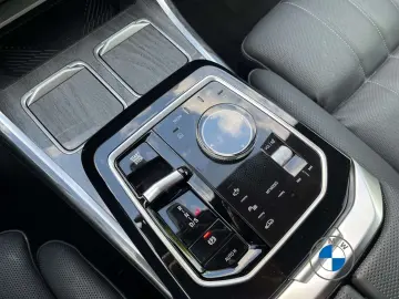 BMW 740d xDrive M Sport Massagesitze Pano Sthzg.