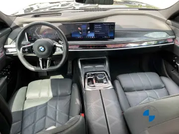BMW 740d xDrive M Sport Massagesitze Pano Sthzg.