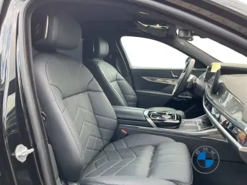 BMW 740d xDrive M Sport Massagesitze Pano Sthzg.