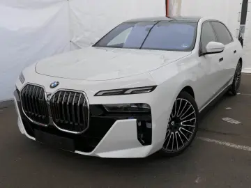 BMW 740d xDrive M Sport 21  AHK Skylounge Standhzg.