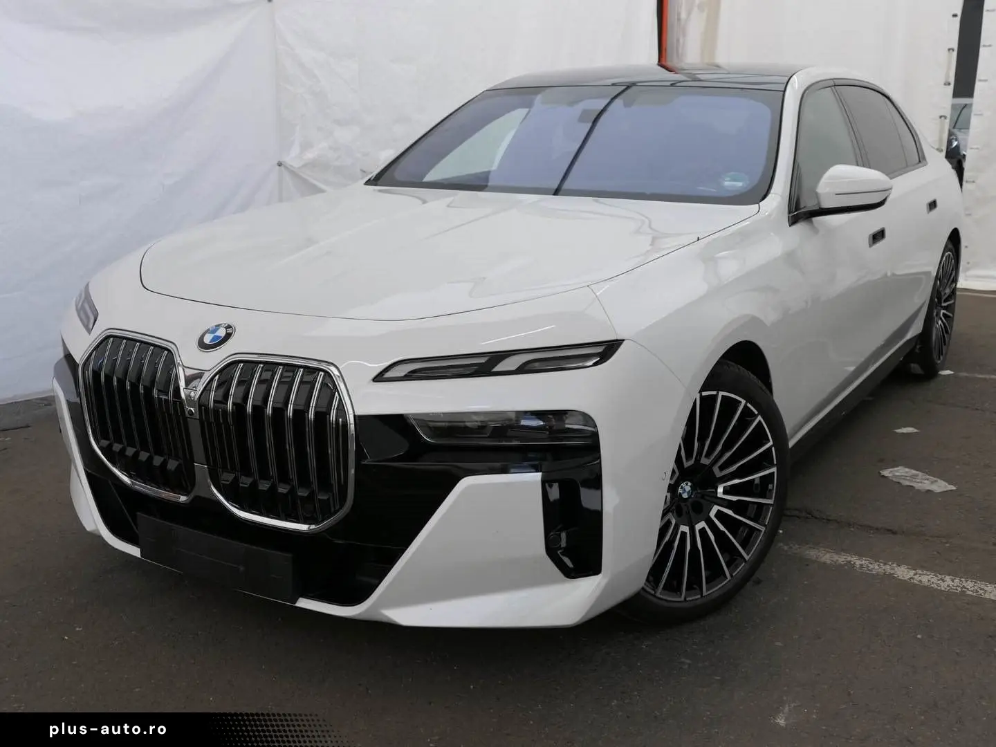 BMW 740d xDrive M Sport 21  AHK Skylounge Standhzg.