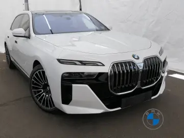 BMW 740d xDrive M Sport 21  AHK Skylounge Standhzg.