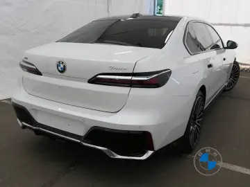 BMW 740d xDrive M Sport 21  AHK Skylounge Standhzg.