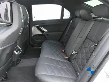 BMW 740d xDrive M Sport 21  AHK Skylounge Standhzg.