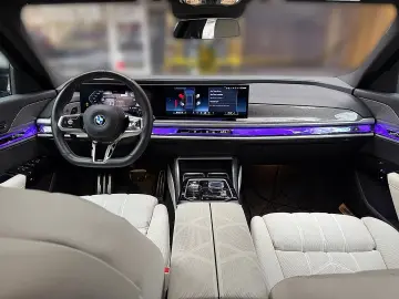 BMW M760e xDrive